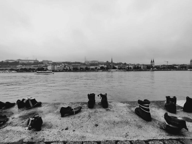 Rebuilding trust in post-conflict cities